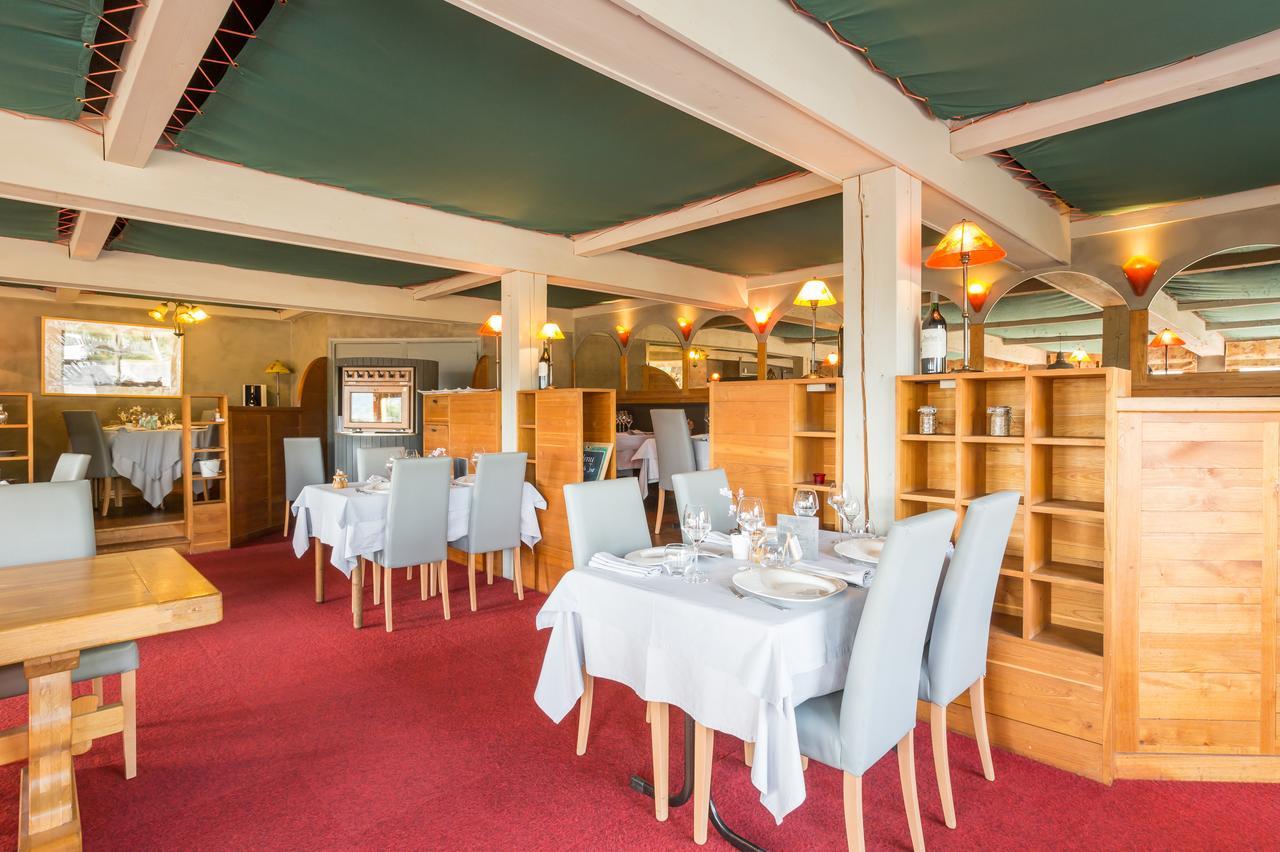 Logis Hotel Restaurant La Tour Dunières Eksteriør billede