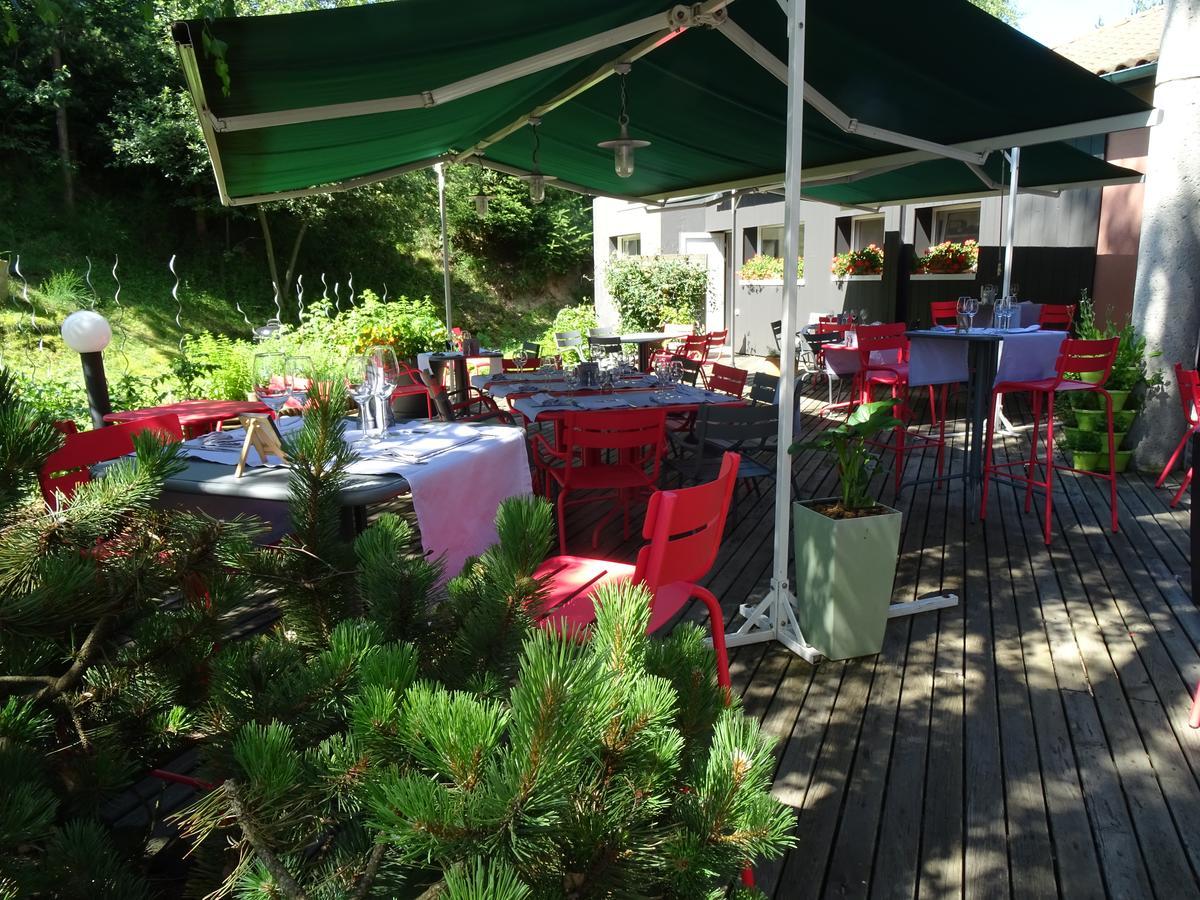 Logis Hotel Restaurant La Tour Dunières Eksteriør billede