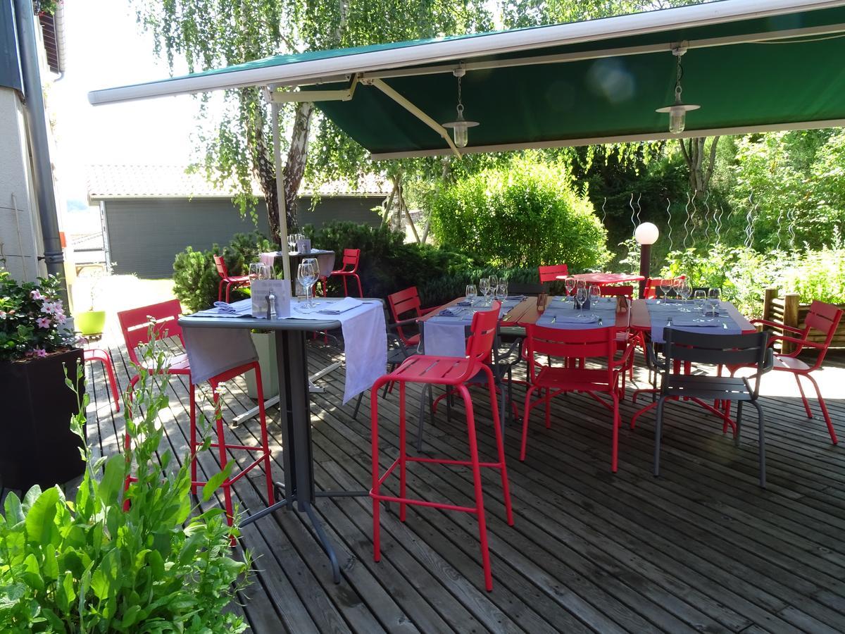 Logis Hotel Restaurant La Tour Dunières Eksteriør billede