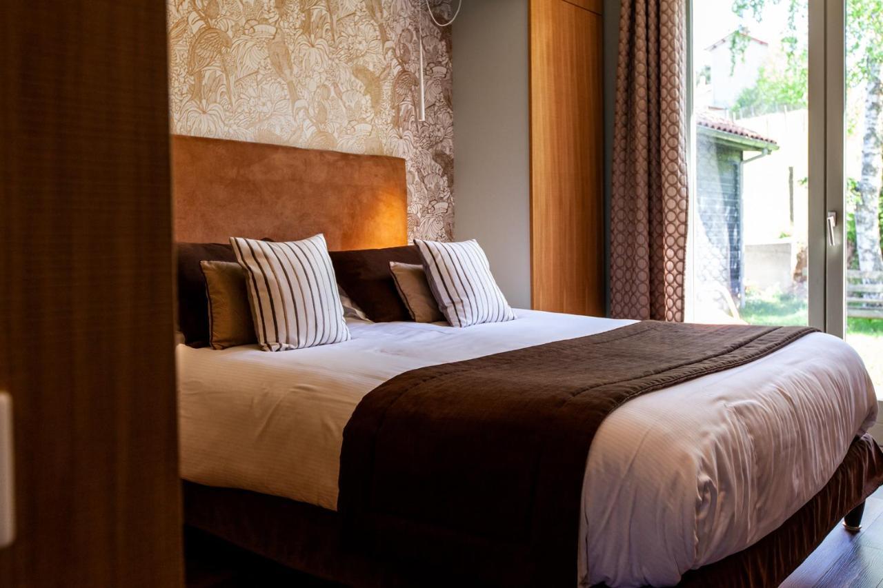Logis Hotel Restaurant La Tour Dunières Eksteriør billede