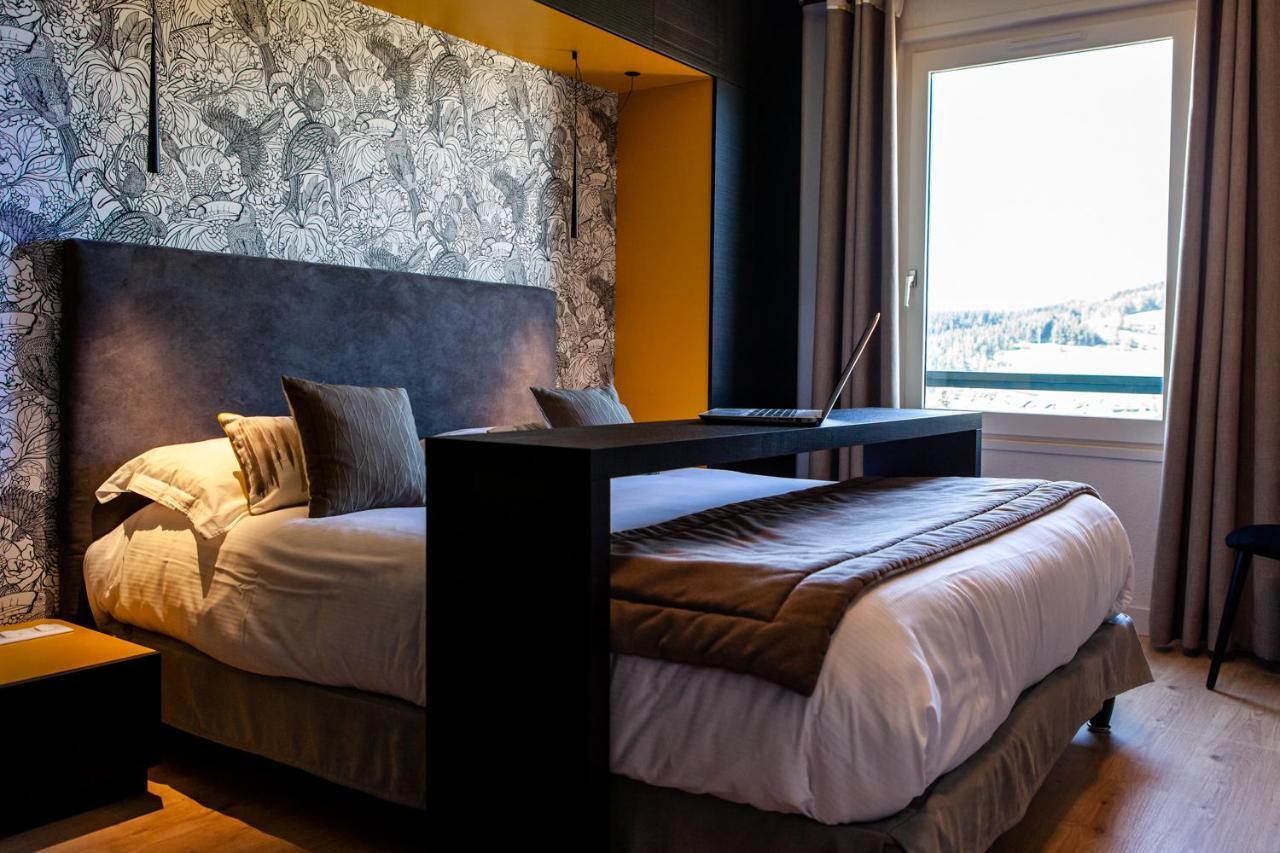 Logis Hotel Restaurant La Tour Dunières Eksteriør billede